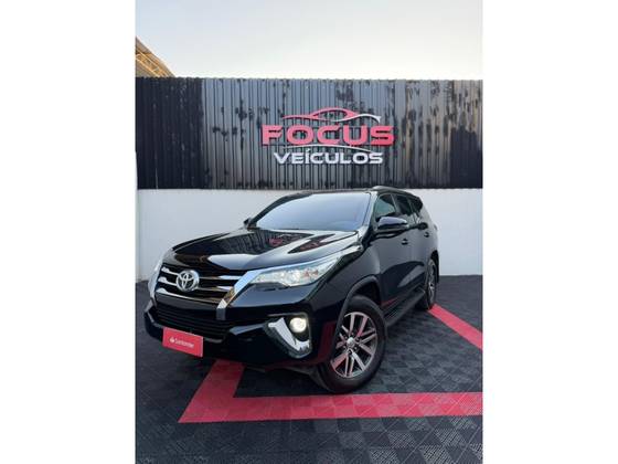 TOYOTA HILUX SW4 2.7 SR 4X2 16V FLEX 4P MANUAL TOYOTA HILUX SW4 2.7 SR 4X2 16V FLEX 4P MANUAL